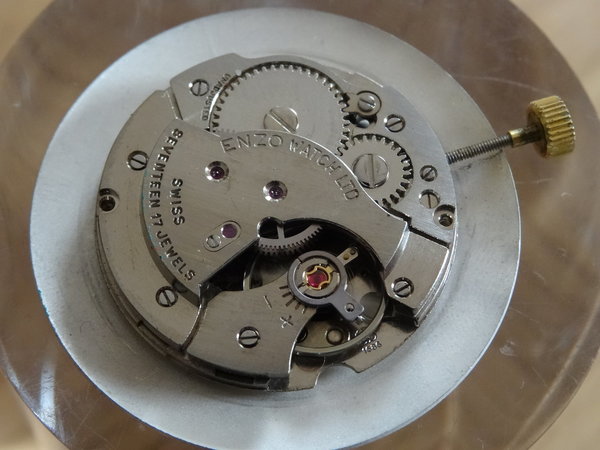 Standard 1686 Uhrwerk als Ersatzteilspender